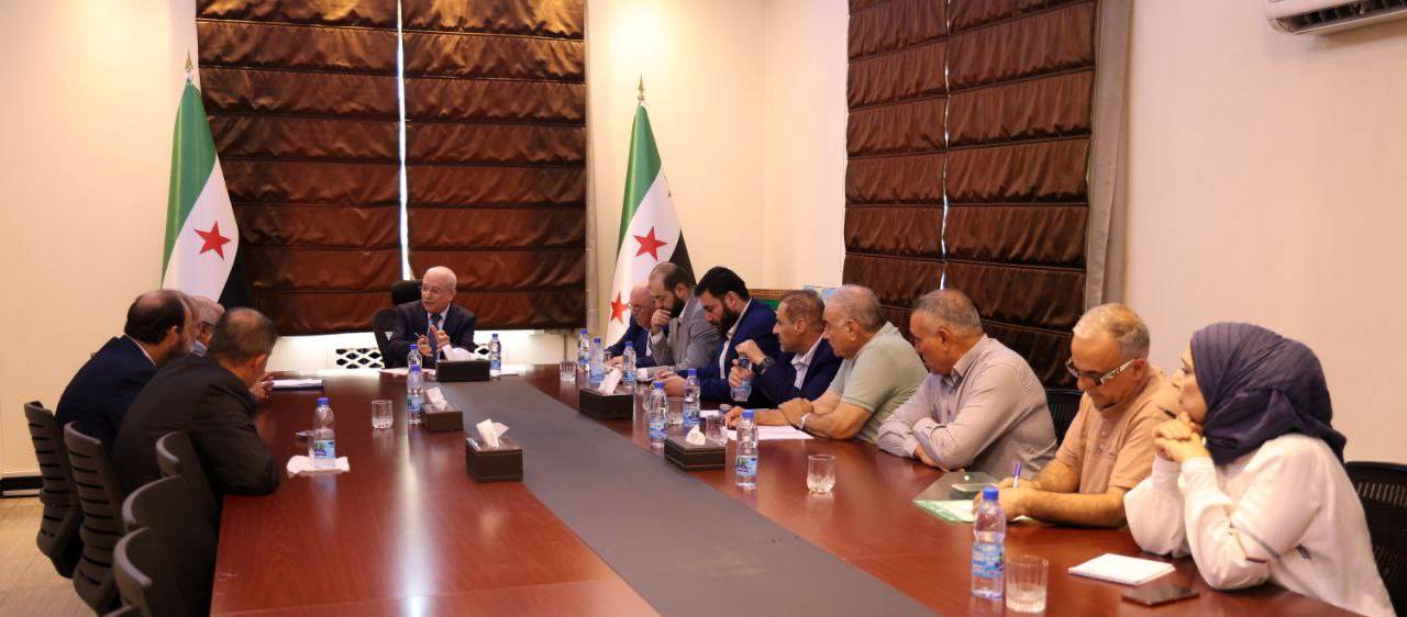 الوزير بدر يعقد اجتماعاً تحضيرياً مع نقابة مالكي الشاحنات اللبنانية لبحث تسهيل حركة الترانزيت